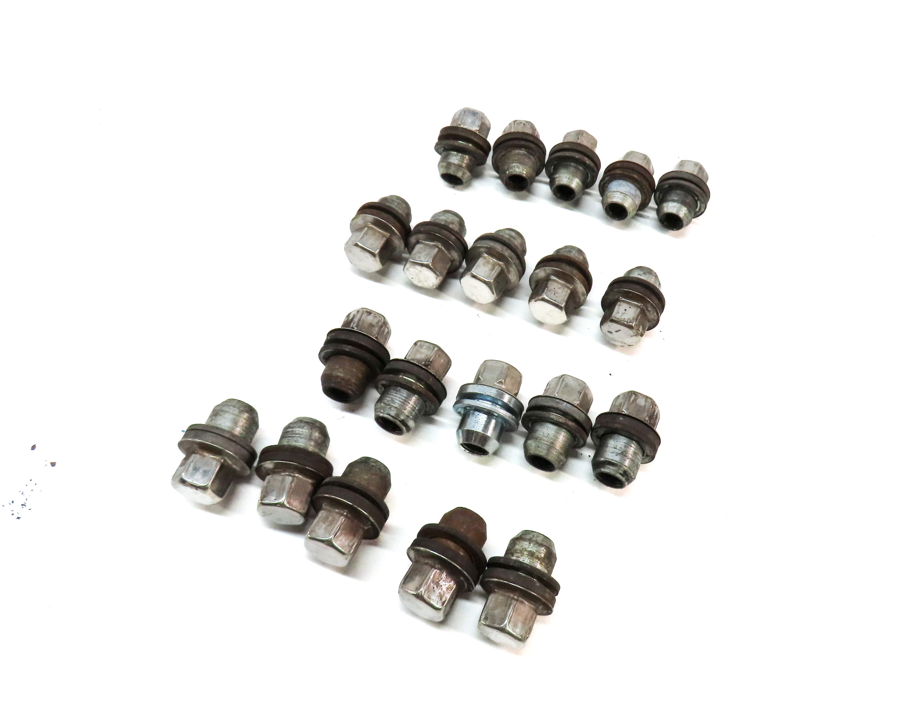 05-12 LAND ROVER LR3 LR4 RANGE ROVER SPORT (L320 L322) WHEEL BOLT LUG NUT SET 20 — exact item pictured